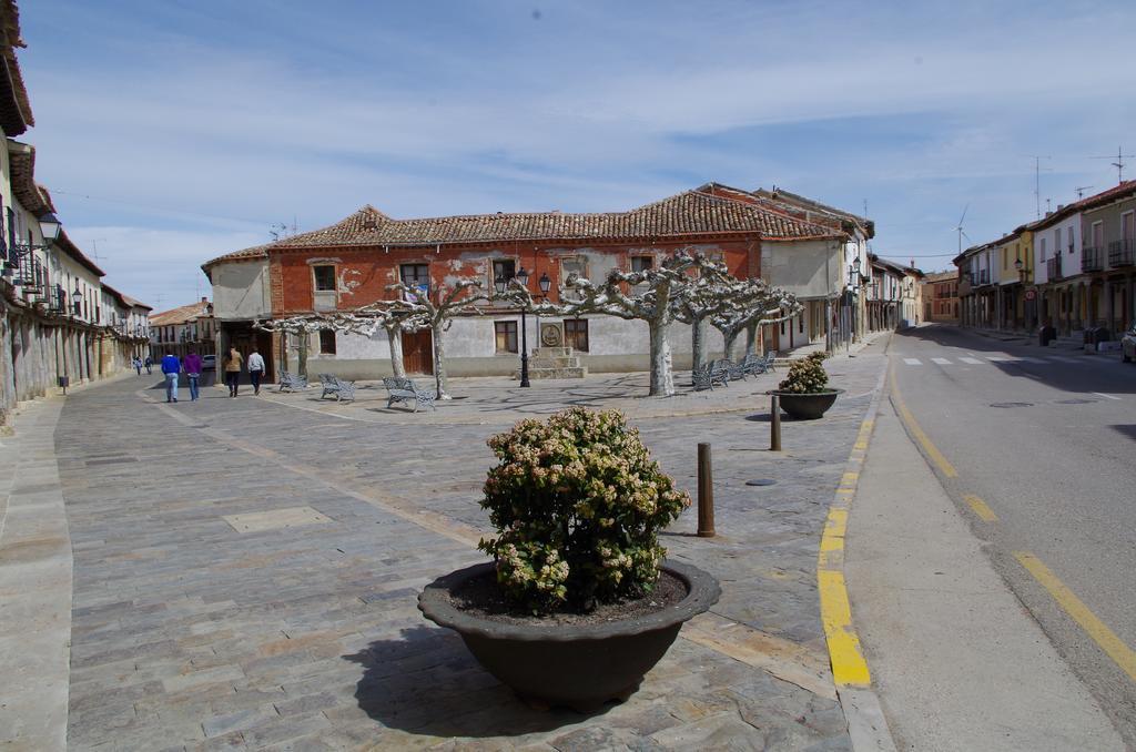 Hotel Rural Villa Y Corte, Alojamientos Turisticos Ampudia Luaran gambar